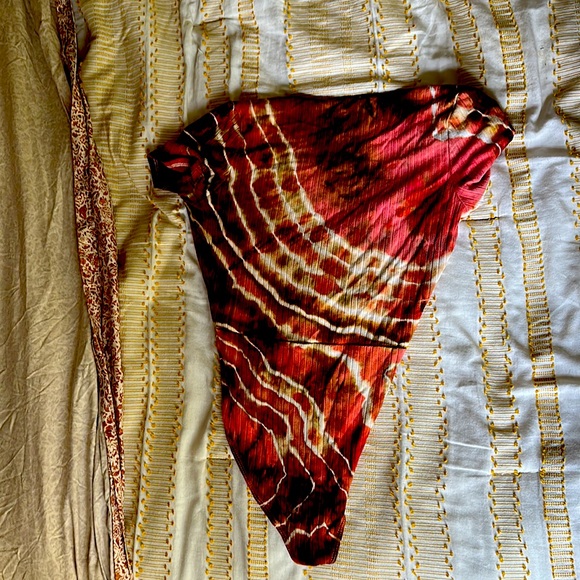 Tye dye body suit - Picture 4 of 4